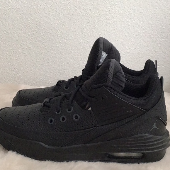 🆕 JORDAN Boys Max Aura 5 GS Classic Sneakers Black/Anthracite/Black - Picture 6 of 15
